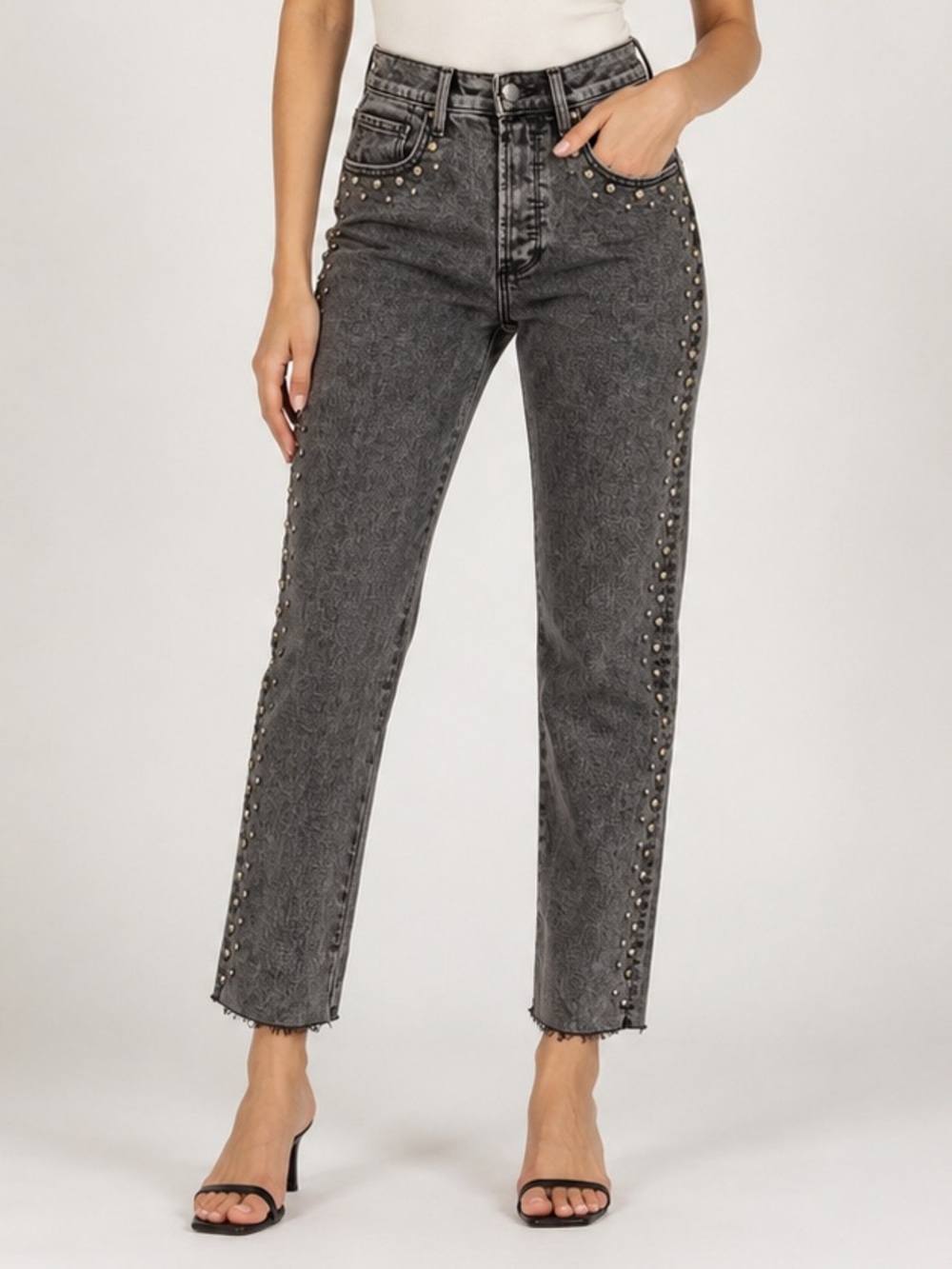 Driftwood Jeans Women’s Size 24 Gray Studded Slim Straight Raw Hem Denim NWT